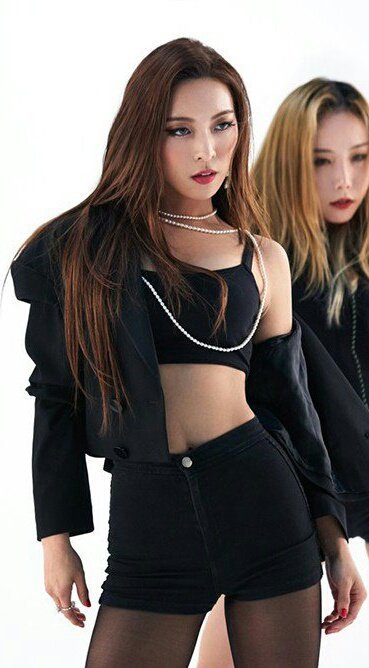 CallmeChingu's tweet photo. Fiercer ... Bolder ... Braver .. #fxluna #staywithfx #lower #comeback https://t.co/Yilgb6eALY