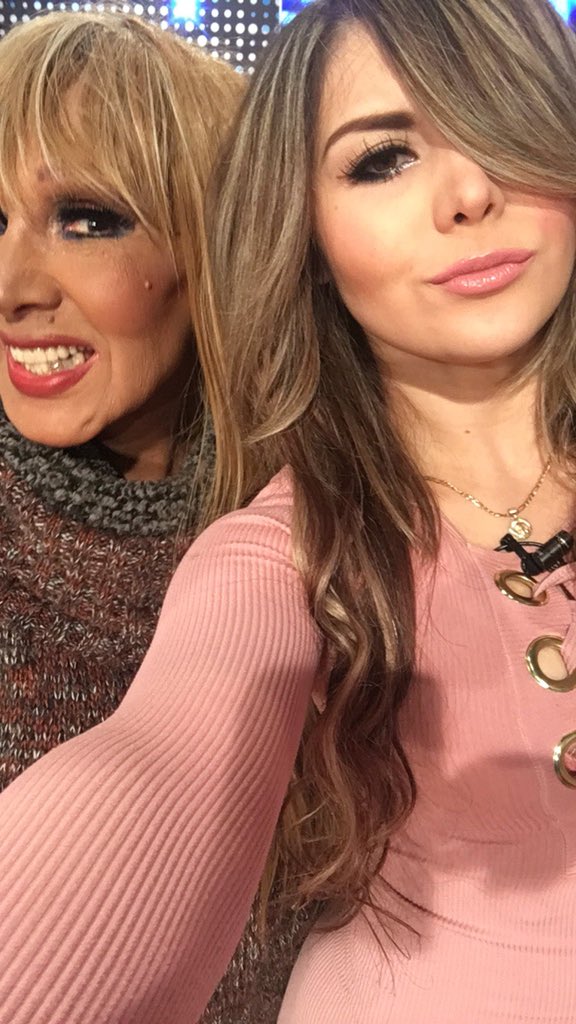 madeeleynA's tweet photo. RT  si te gusta mi cambio de look 👀 ?? 👊🏻 https://t.co/iuVMfoY1Xf