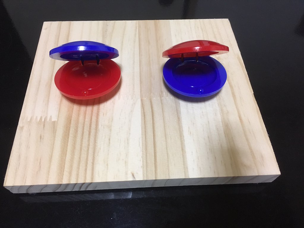 人が行進する靴音を表現するために作られた ニッチな楽器が存在する 訳が分からない けど音を聴くとクセになります Togetter 人が行進する靴音を表現するために作られた ニッチな楽器が存在する 訳が分からない けど音を聴くとクセになります Togetter