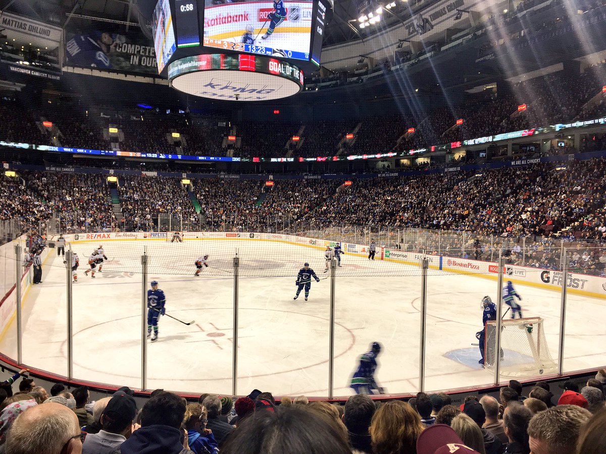 Kicking off the New Year with a <a href="/Canucks/">Vancouver Canucks</a> game. Thanks a million, <a href="/ArtStarts/">ArtStarts in Schools</a> for the sweet tickets!