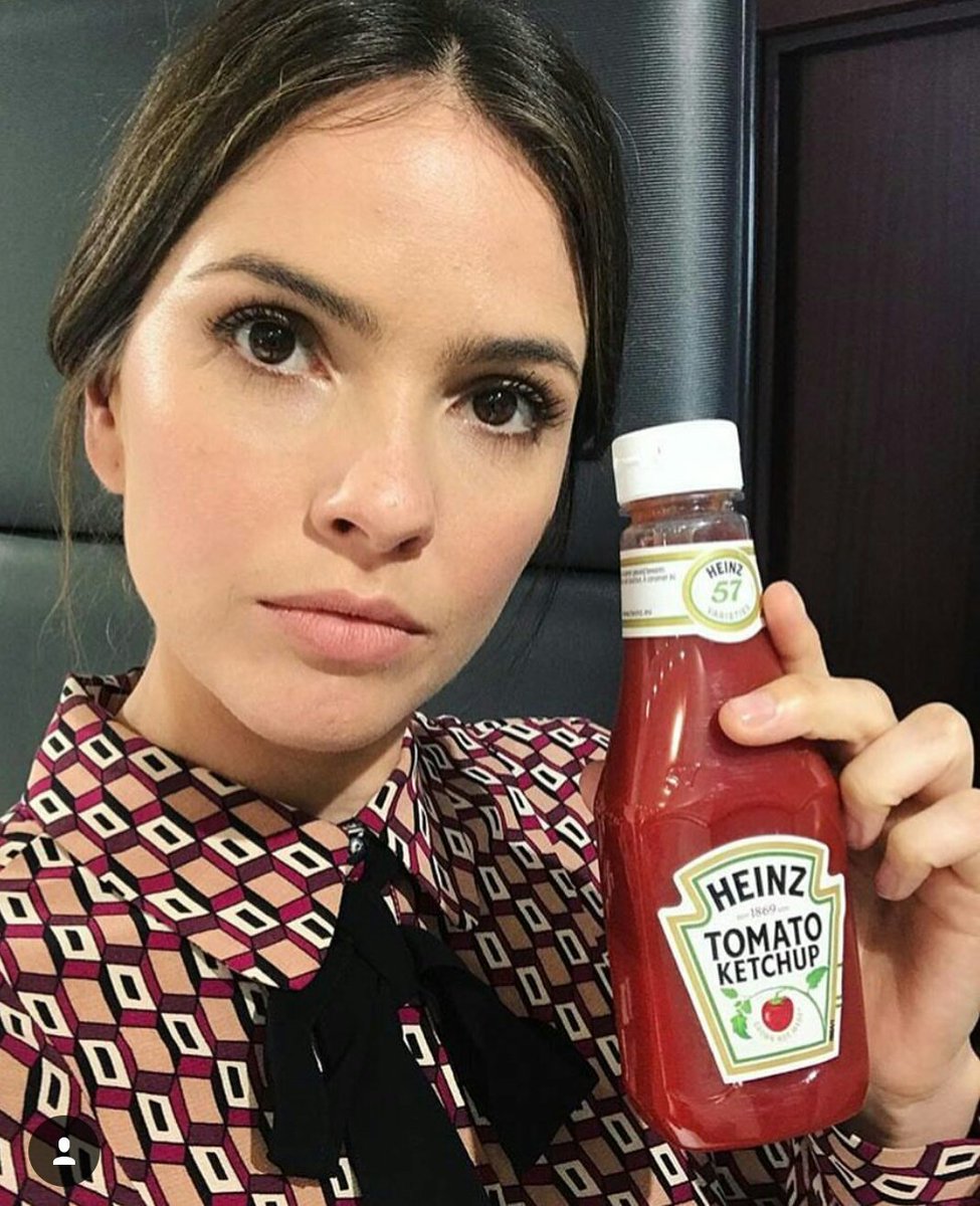 BegumsuGolbas's tweet photo. HEINZ 
TOMATO
KETCHUP 
BOTTLE İS A QUEEN  
Who is the girl next to you?
@shelleyhennig #HappyBirthdayShelleyHennig https://t.co/hpBpolBWzH