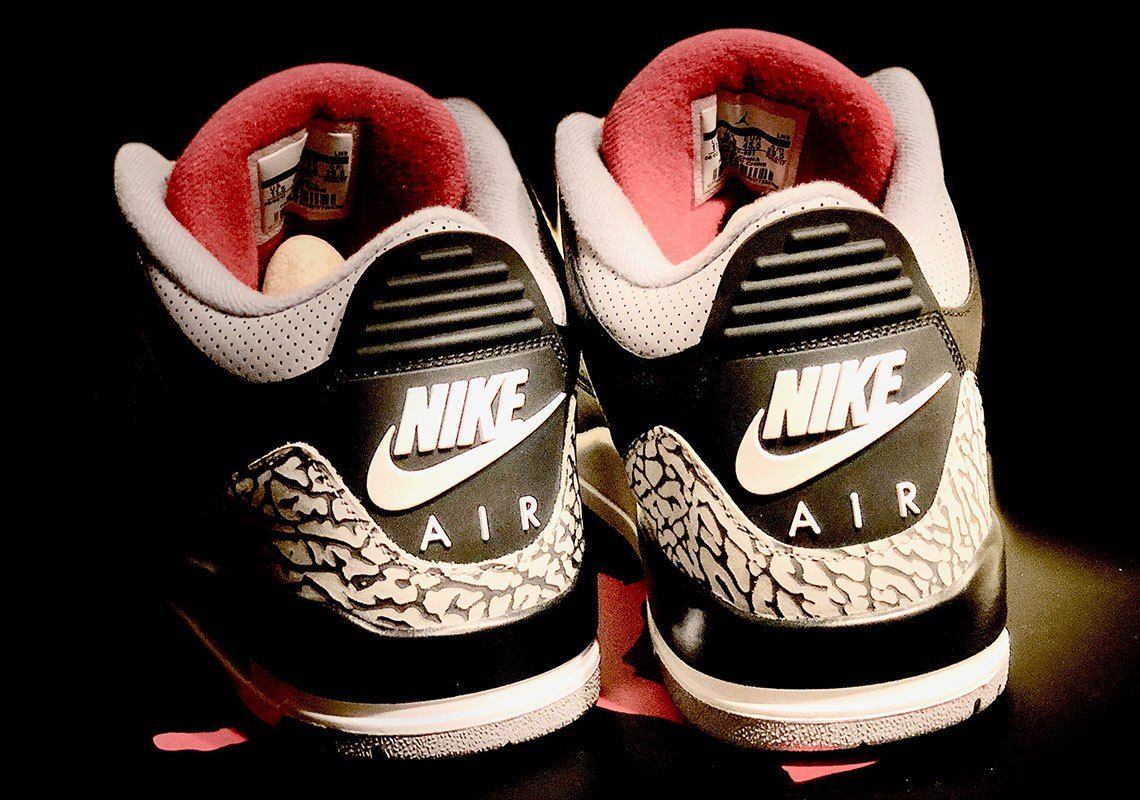 SneakerNews's tweet photo. We're not even asking... these are a must cop 
https://t.co/fbbDtbJ9T7 https://t.co/fuXmsEPa29