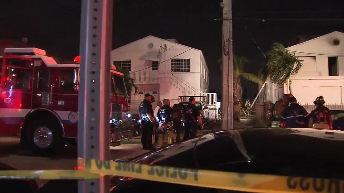 Fire breaks out inside abandoned building in Miami Beach bit.ly/2qhxeRU https://t.co/xO9VHOqswh