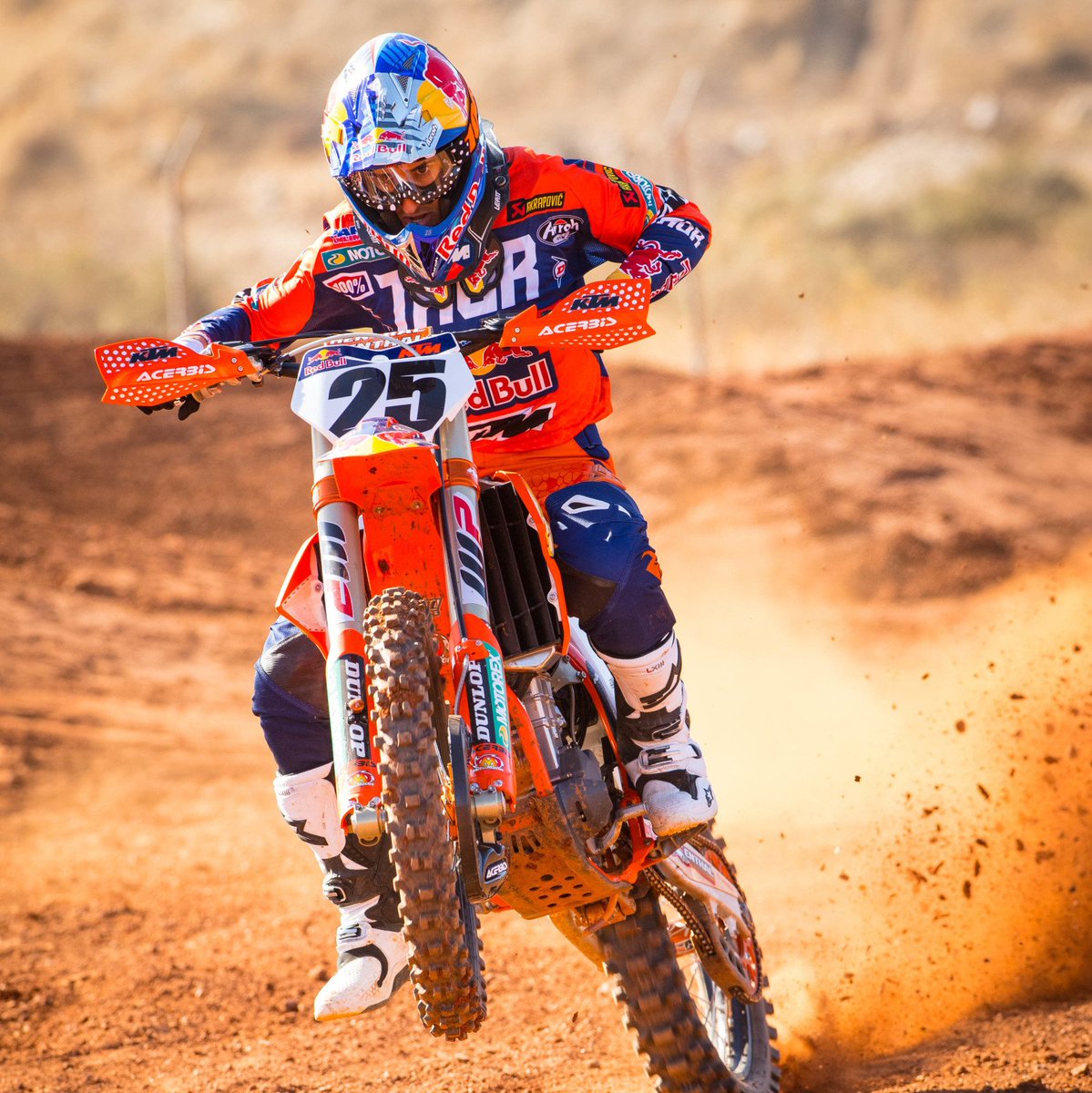 vmx_id's tweet photo. #repost @Acerbisitalia 4 days till A1. Coming into the new year like @MarvinMusquin25 🔥🔥🔥
#variasimx #vmxid #vmx #UstadzAbdulSomad #DGITM #bandungjuara #Redmi5A #Motocross https://t.co/PWkfj2A4jM
