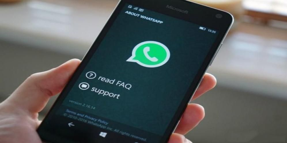 thestartupmojoo's tweet image. Middle finger emoji brought trouble for @WhatsApp ! Receives legal notice
#Startups #StartupIndia #InstantMessagingApps
buff.ly/2lJ1XTk