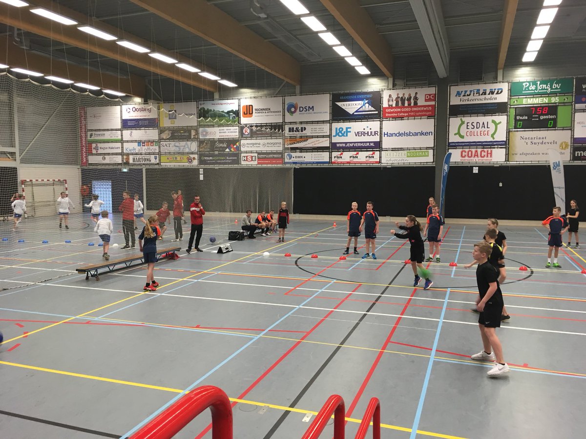 Vandaag de #trefbalfinale van #Emmen. Wie plaatsen zich voor de #Drentse #finale van morgen? #SportiefEmmen