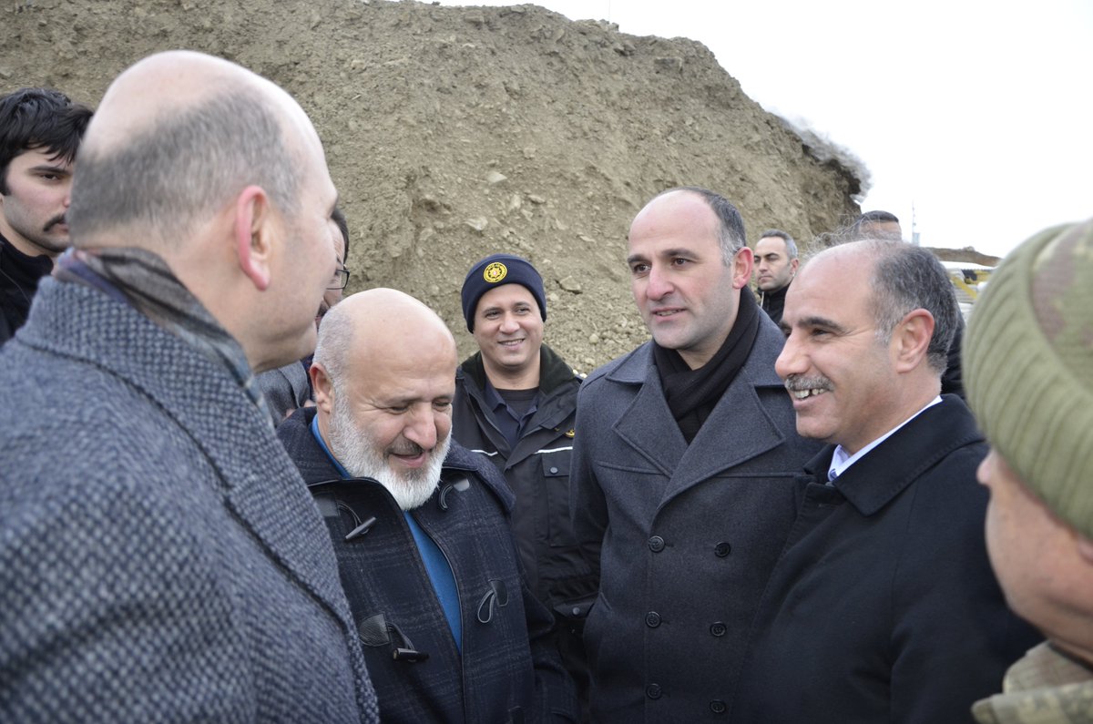İçişleri Bakanımız Sayın Süleyman SOYLU ilçemize bağlı bulunan Tuzluca Yaylasındaki Beytüşşebap 8.Jandarma Komando Alay Komutanlığı Tuzluca Askeri Üs Bölgesini ziyaret etti. Yılbaşına üs bölgesinde giren Sayın Bakanımız bölge hakkında Kaymakamımız Sayın Murat ŞENERden bilgi aldı