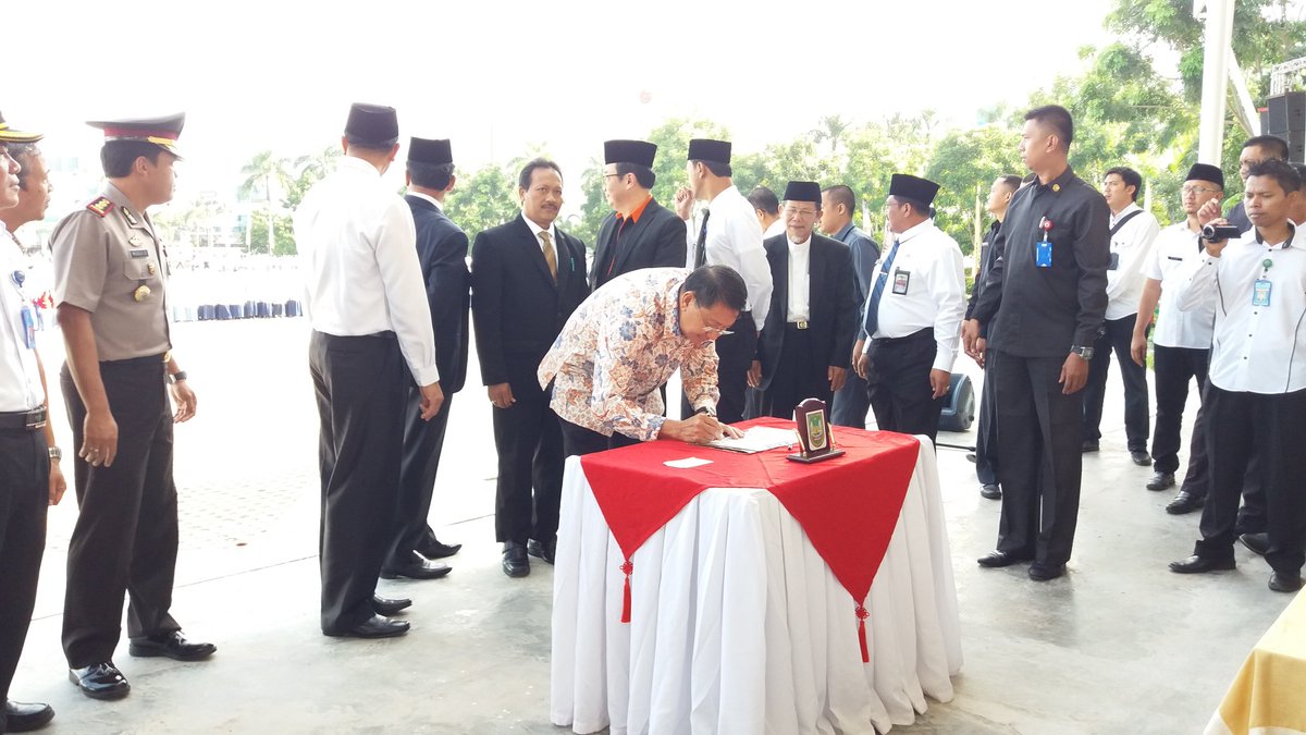 hindu_malut's tweet photo. Deklarasi Batam anti Radikalisme/terorisme, narkoba, berita Hoaks dan LGBT.
#hab72
#kemenag
#habkemenag72 https://t.co/Ri8eqqic7i