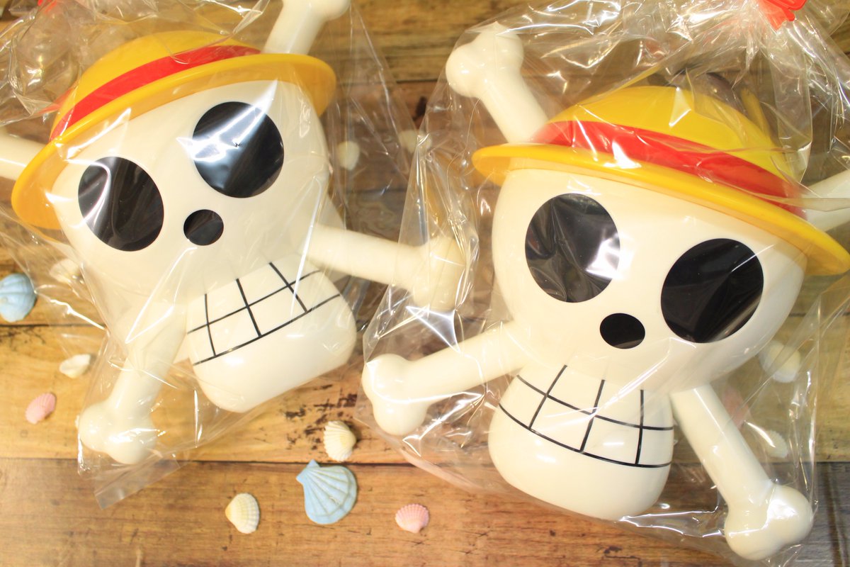 One Piece麦わらストア渋谷本店 おすすめ 食品 One Piece 麦わらドクロケース ワンピース ミックスカレせん カレー味 サイダーラムネ 1 500円 税 好評発売中 Onepiece 麦わらストア