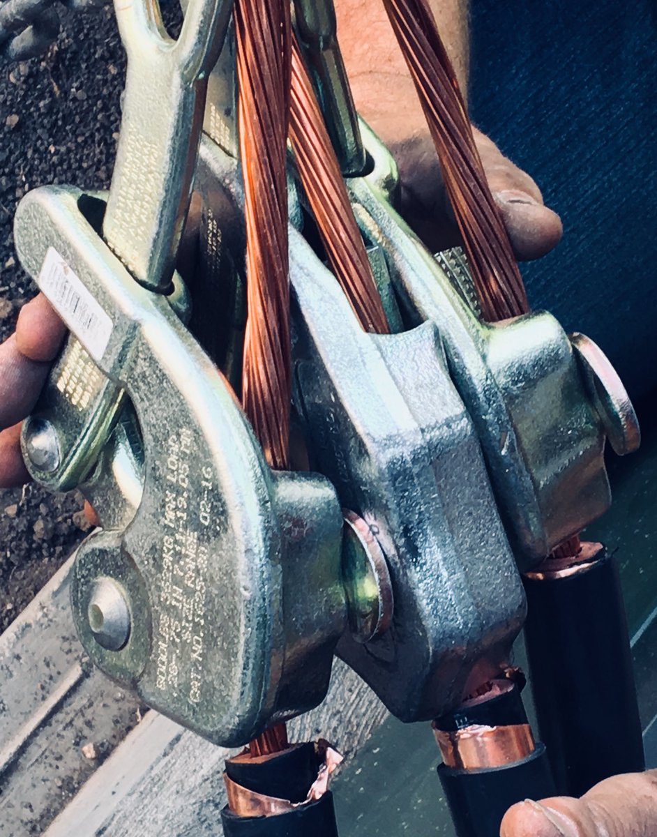 BrandedTool's tweet photo. When the sock breaks, time to bust out the big dogs. Love these Klein wire pulling grips, with it being simple to use, can also be used in a variety of applications. Another fine tool @Klein_Tools https://t.co/BedMnHwIoH
