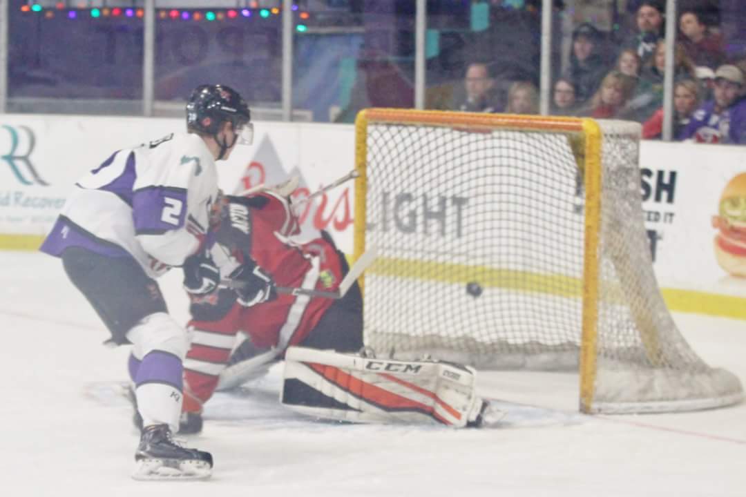 SimplySAwrap's tweet image. GREAT WAY TO START THE NEW YEAR!  Roberts Baranovskis OF THE SHREVEPORT MUDBUGS BURIES THE BISCUIT FOR THE WINNER IN A SHOOTOUT WIN OVER CORPUS CHRISTI ON 2 JANUARY 2018!!!