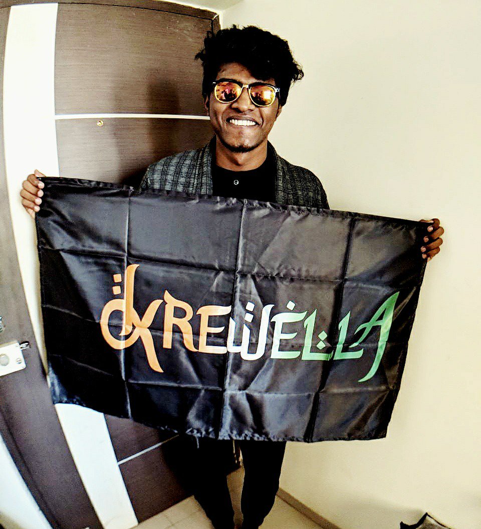 Nimeesh94's tweet photo. my love,support &amp; respect for @Krewella is never ending! So proud of you my dear yaar's @KrewellaJahan &amp; @krewellayasmine HAPPY KREW YEAR🧡THNAK YOU FOR ACCEPTING ME &amp; LETTING ME BE A PART OF YOUR LOVING KREW FAMILY❤️
Bean &amp; Yazzy, love you guys to the moon &amp; back💞 https://t.co/PMGr1Tofom
