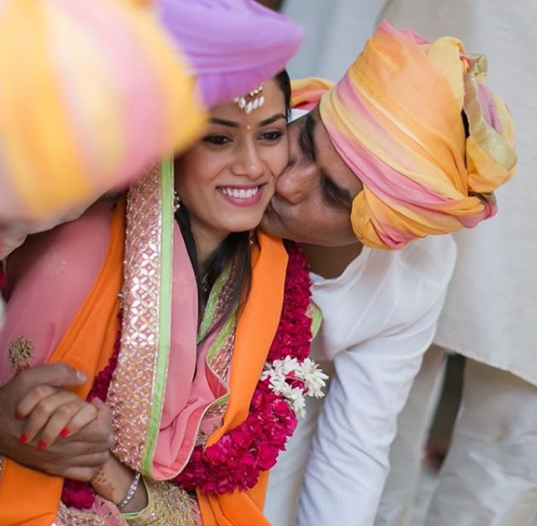 etimes's tweet photo. This endearing picture of #MiraKapoor with her "strength and weakness", her doting dad, will bring a smile to your face. https://t.co/8hB4zhG7J0