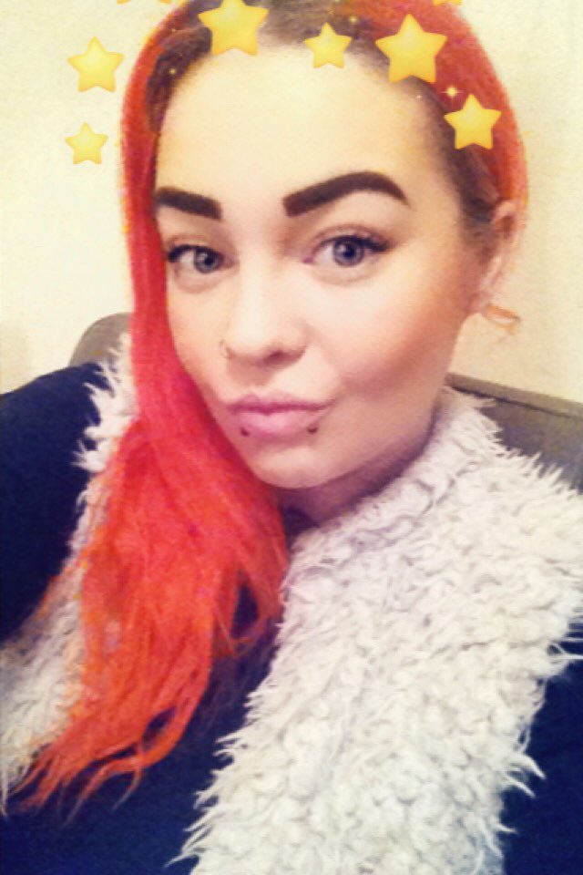 KellyDianexox's tweet photo. Red head 💀 #filter #workselfie #havntpostedinawhile https://t.co/5viQSwTbxX