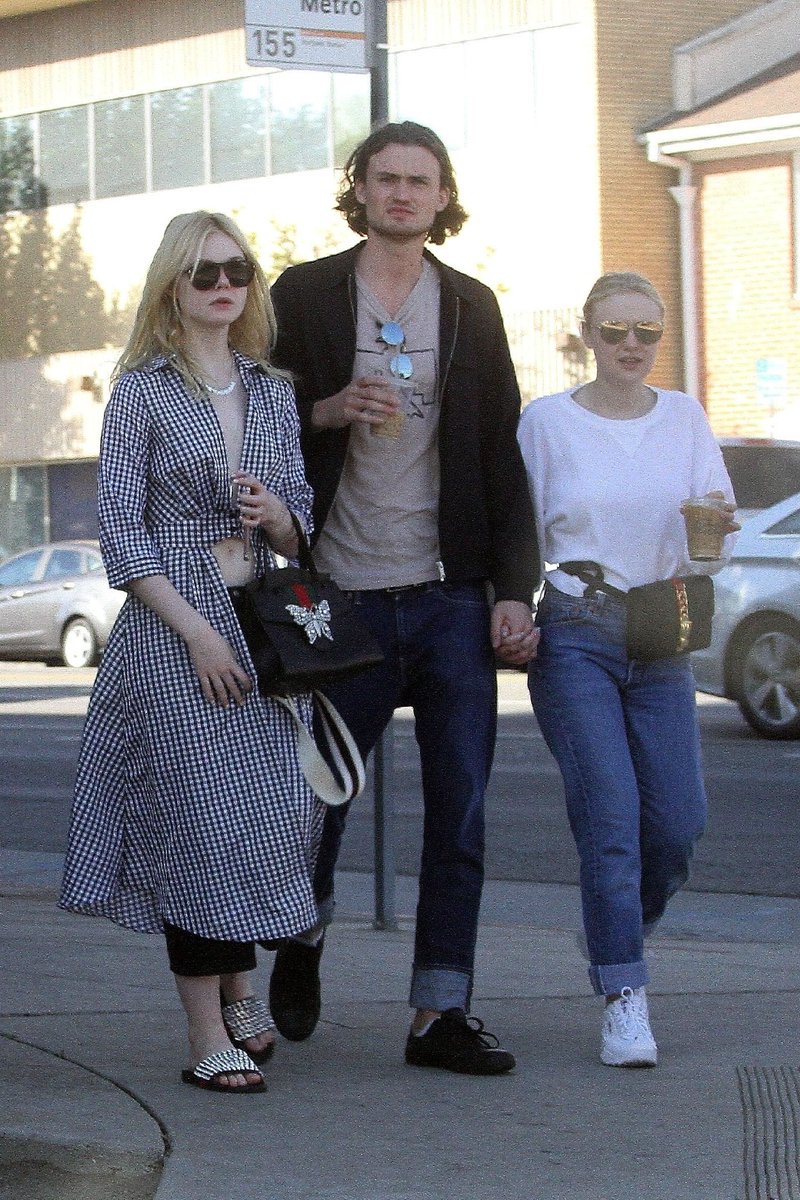 Elle fanning boyfriend