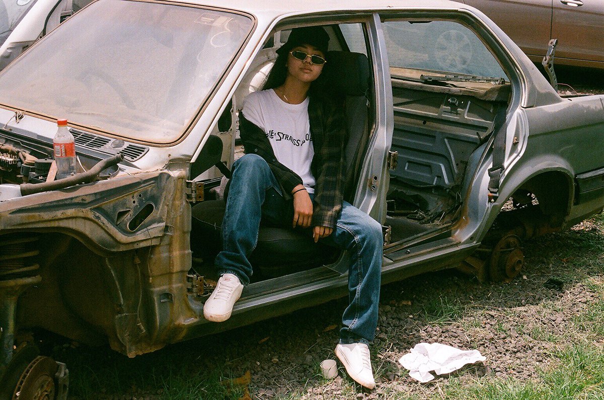 Treads_Threads_'s tweet photo. |ViCKY KAN x TREADS & THREADS|
the creative mastermind @_vickykan ‘s #treadsandthreadsa #levisfootwearsa lookbook.
Creative, Styling, Photography: @_vickykan & @tnxbk
#levisfootwear #levis #denim #heritage #kickass #kicks #90s #90sflava #shoeporn #sneakerporn #sneakergame https://t.co/TA0hUs6BQN