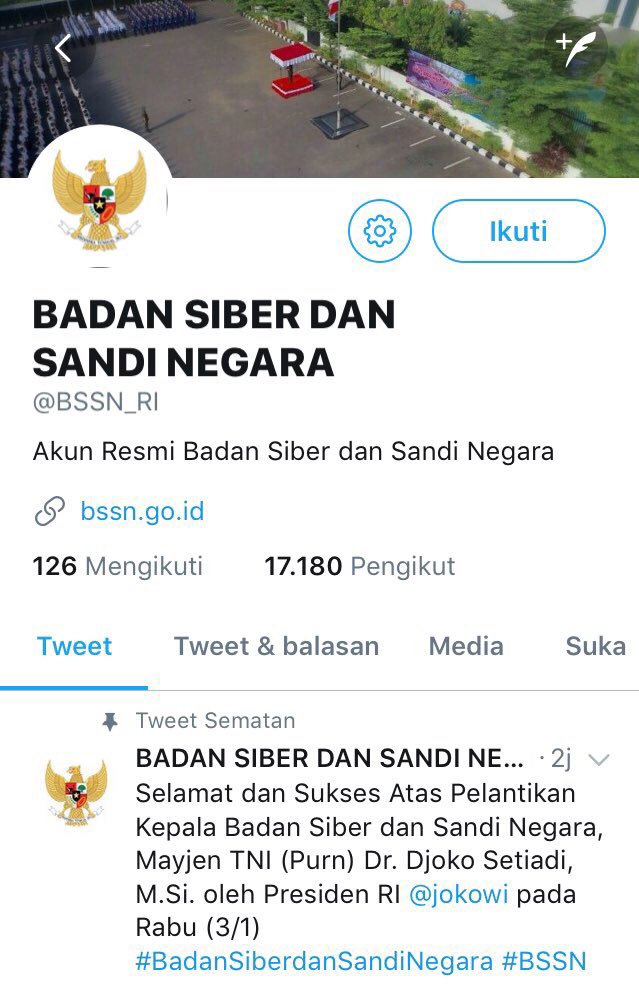 ai_hathaway's tweet photo. Mengingat defisitnya kas negara & merosotnya elektabilitas Petruk maka dibentuklah Badan Cyber & Sandi Negara sbg pengganti peranan relawan pegiat socmed (sebut saja cebong) yg sudah tidak efektif & efisien pertahankan & menaikkan citra sang Petruk ๐ #Savingcost @KSPgoid https://t.co/mqQ1Yf4Dx2