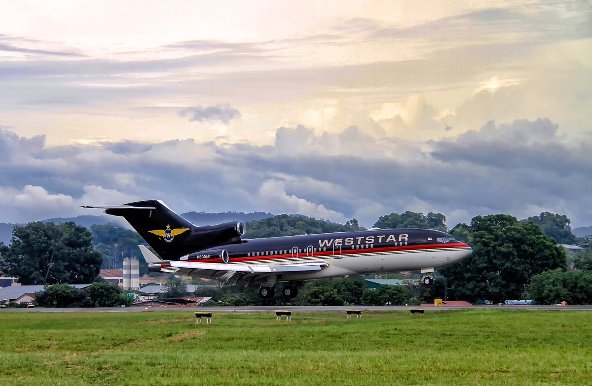 avgeekmy's tweet photo. Bismillah.
@WeststarGroup @Boeing #727 #N800AK landed at subang international from Changi, yesterday.
@Skypark_Subang #wmsa #szb https://t.co/LLdzTWWEc4
