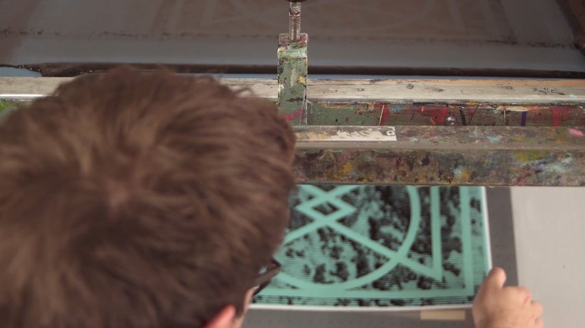 zettelerfilms's tweet photo. Screen printing with pattern research studio @PATTERNITWEET for @RiposteMagazine's collaboration with @LEVIS for their A/W 17 Made &amp; Crafted collection >> https://t.co/yCD1NBPvTK https://t.co/7FLQmhz8AL