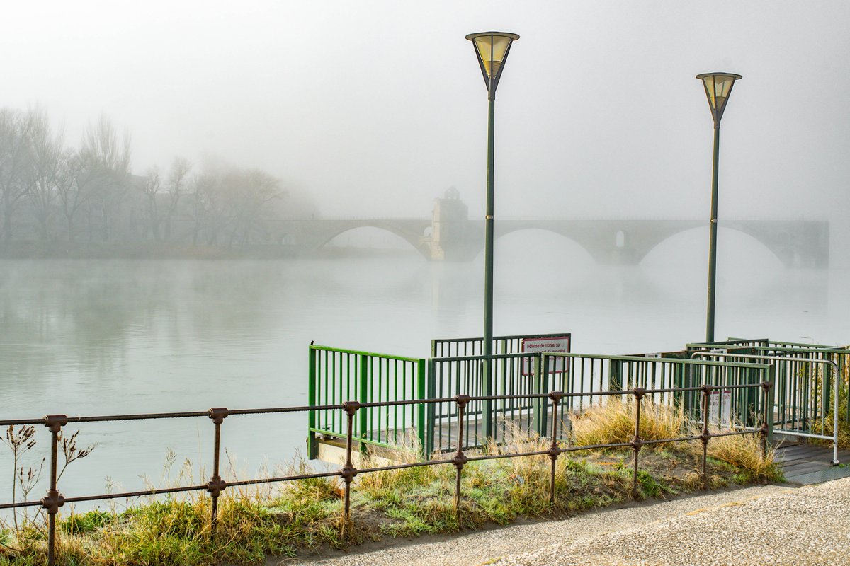 gregoryirthum's tweet photo. Découvrez aujourd'hui le célèbre PONT D'AVIGNON, lors d'un matin brumeux.... 😀😀

#MagnifiqueFrance #FranceMagique #Vaucluse #Provence #Paca #Paysage #nature #patrimoine #Avignon
@ProvenceGuide @LPAvignon @avignon https://t.co/sNWVvlg8dV