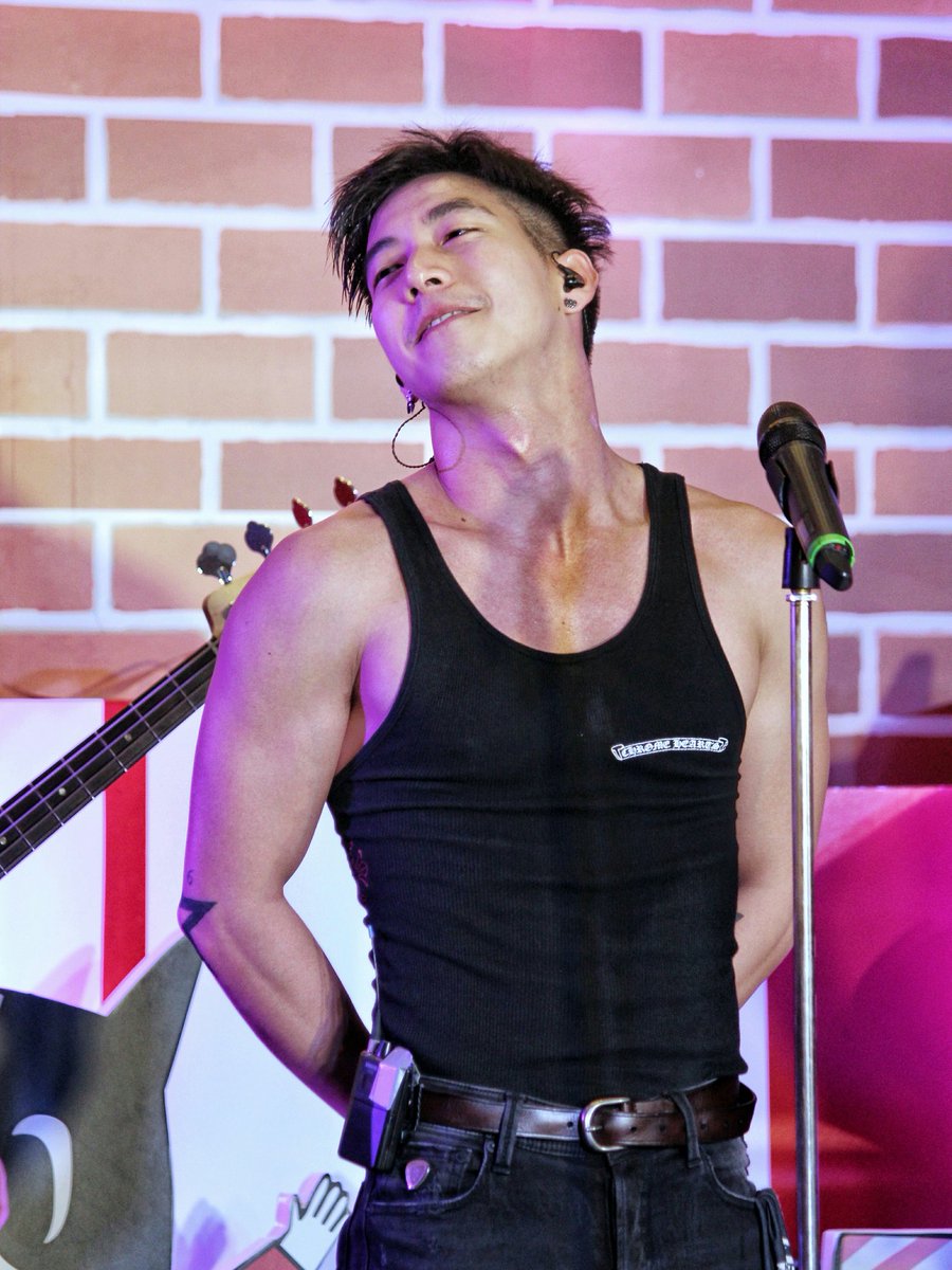 molnaka1's tweet photo. โตโน่ งาน happy factory @ เดอะมอลล์โคราช @mootono_pk 1.1.61😎 https://t.co/KtxA1JA6M2