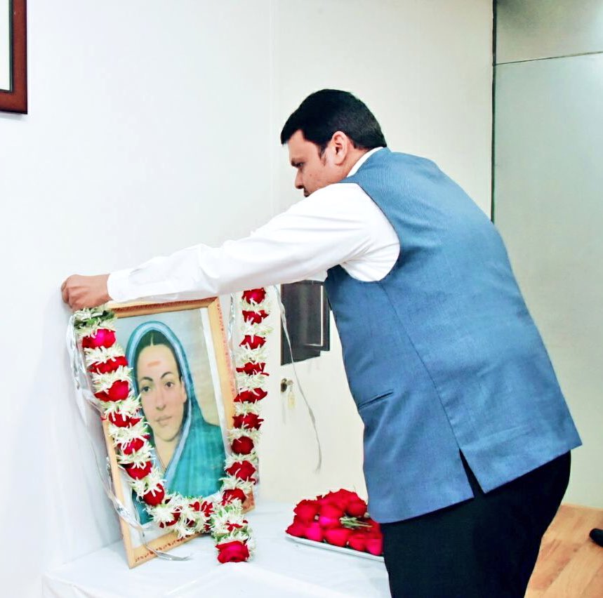 Dev_Fadnavis's tweet photo. Paid humble respects to the great social reformer KrantiJyoti #SavitribaiPhule on her Jayanti today ! https://t.co/PtebC8dqr4