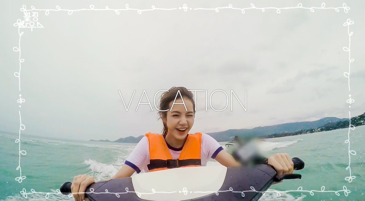 kietaerosev's tweet photo. บ่งบอกสถานะตอนนี้ ยัยแมววววววววววววววววววววว
#catlisa #Lisa #BLACKPINK #BLACKPINK_HOUSE https://t.co/L7r2kukbr6