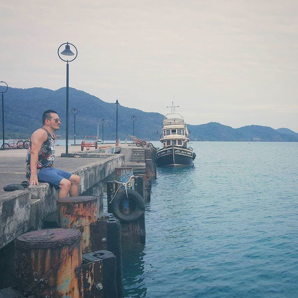 CTKstudio's tweet photo. Road trip around the island #KohChang #island #bangbao #pier #thailand #wander #beachlife #amazingthailand #thailandismagic #travel #travelphotogram #travellifestyle #globetrotter #nomadlife #nomadiclifestyle #nomad #digitalnomad #instaphotogram #instatravelgram #explorethew… https://t.co/XqCy5HSSjt