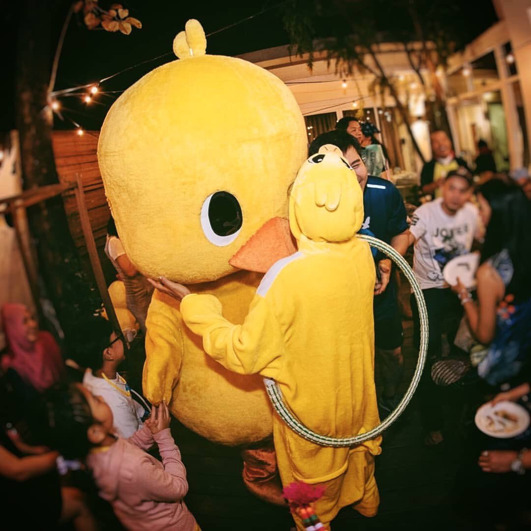 You make me fall in love with you again and again. 🐥❤
.
.
#HappyNewYear2018
#เป็ดเล็กเป็ดใหญ่
#ทำไมต้องน่ารักขนาดนี้
#ปาร์ตี้ปีใหม่ในตีมก้าวคนละก้าว
#hyperhitlerfoto