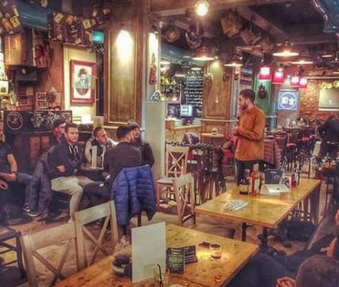 ChivasGraduates's tweet photo. Myles talking about Ballantine's in Romania! https://t.co/RJfYIyaRXe