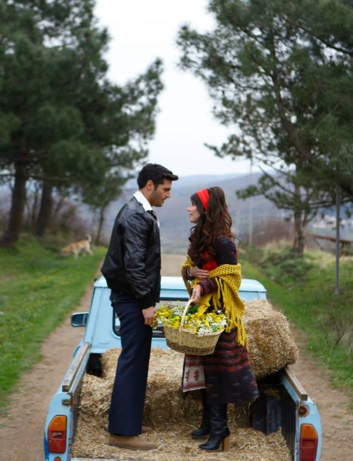 CherrySeason_17's tweet photo. L'amore... quello vero💕 
#cherryseason #kirazmevsimi #stinaeqershive #amaresprimavera #özser #öyaz #dolunay #börü #love #lastagionedelcuore #özgegürel #ozgegurel #serkancayoglu #serkançayoglu Flo https://t.co/veIvrAOd9U