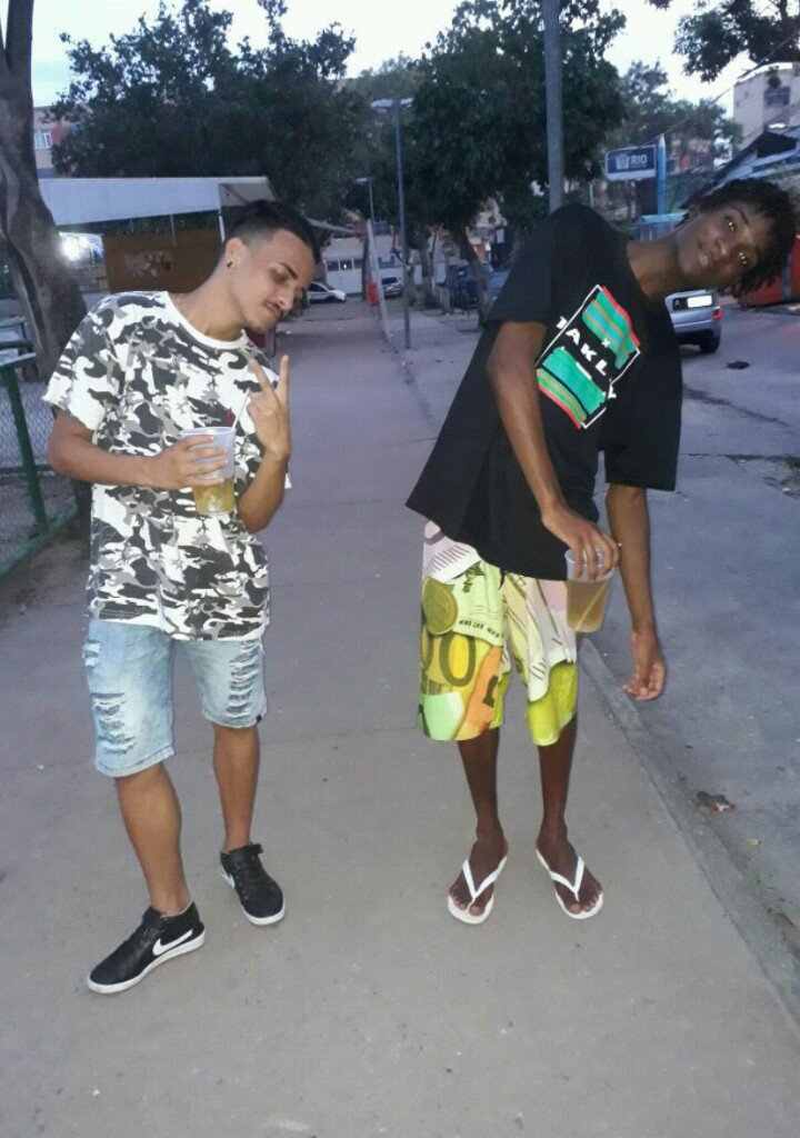 MarceloR94's tweet photo. Tortao pra esquerda 😂😂 #FelizAnoNovo https://t.co/S1BUNrxxSw