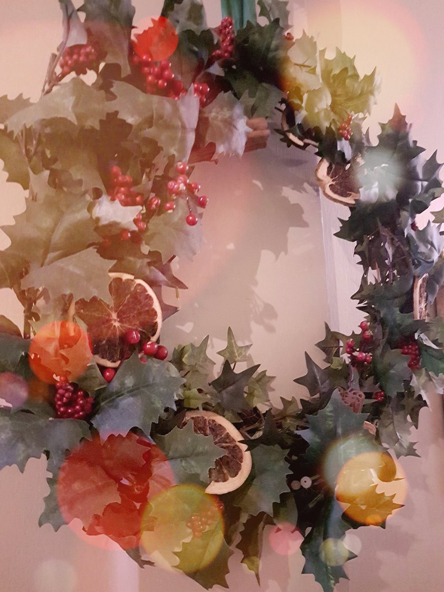 DickensMuseum's tweet image. #PostChristmasBlues? Missing the festive season? Fear not @DickensMuseum is still decorated for another 4 days! Pop down to see us and Dickens's home in all it's #Christmas glory one last time!