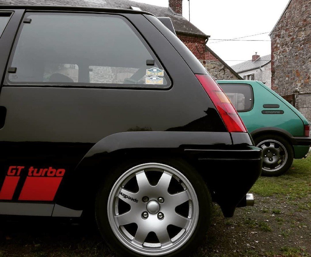 TurboRenault's tweet photo. @miss_16s - 🎉 Bonne année à tous 🎉
#duel #Peugeotsport #RenaultSport #gtturbo #gtt #super5 #Renault #205 #205gti #205gtigriffe #griffe #fluorite #Peugeot #vertfluorite #love #cars #legendcar #speedline #Athome #picoftheday #TurboRenault https://t.co/ZifjnDJY9U https://t.co/YOYvdKQv9a