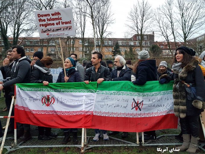 View image on Twitter