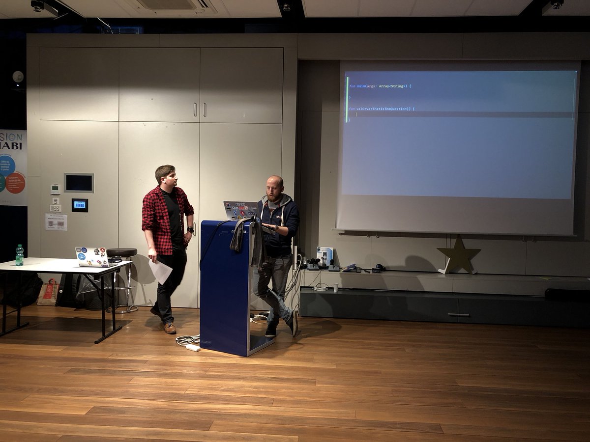 SFEIRLille's tweet photo. .@FGruchala et @WillLeemans sur scène pour nous présenter #kotlin chez @KiabiFrance @KiabiDigitFact https://t.co/VYunguyrIO