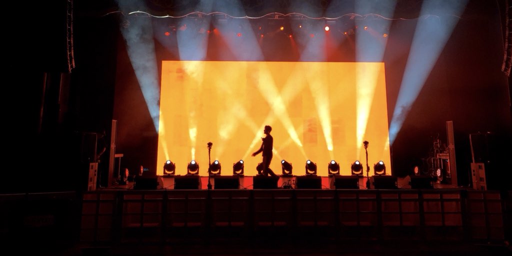 midnightlx's tweet photo. 2017 RoundUp #August - Lighting Hire and Operation #VinceStaples #o2forum Programming by @richwhitedesign #macviper #k10beye https://t.co/XPgKVqJjhp