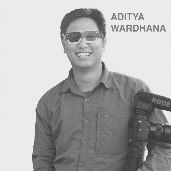 Ada juga Aditya Wardhana sebagai relawan videografer. Menurutnya, kegiatan KIJP memungkinkan para relawan mengajak anak-anak, guru-guru, atau masyarakat di pulau menjadi agen perubahan sosial di lingkungan sendiri.

#PameranFotoVideoKIJP2 #NusantaraAdalahKita #BerlayarMakinAsyik