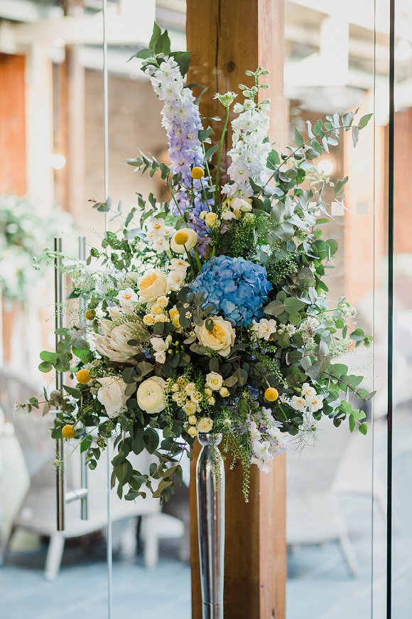 lovedupnorth's tweet photo. There's another beauty of a real #wedding recap on the blog today. This one's for the foodie and flower fans out there - that bouquet 😍😍😍
https://t.co/xMeVEnSAqI Pics @photosarahbeth Venue @HotelduVinbrand https://t.co/SsmnJWu97F