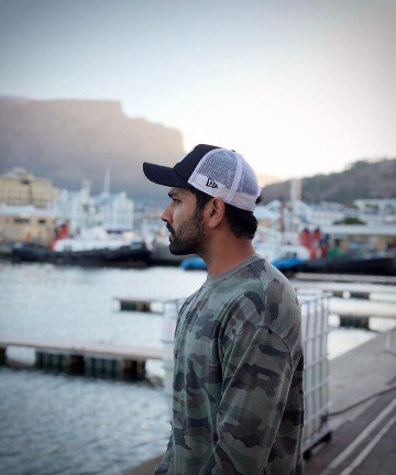 RO45fans's tweet photo. Hitman in South Africa😍👌

#RohitSharma #India #SAvIND #TeamIndia #Cricket #SouthAfrica https://t.co/zabKWJfbZP