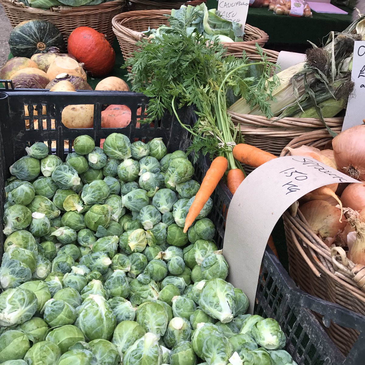 Did you make any New Year’s Resolutions? Perhaps to shop and eat better ... do both at your local farmers’ market 😋 see you at Penshurst market this Saturday where’ll you find brilliant food such as <a href="/NakedandReady/">Naked & Ready Foods</a> <a href="/RusbridgeBakery/">Rusbridge Bakery</a> <a href="/ArcadeFisheries/">Arcade Fisheries</a> @TheProperTeaCo <a href="/BeanSmitten/">Bean Smitten Coffee Roasters</a>