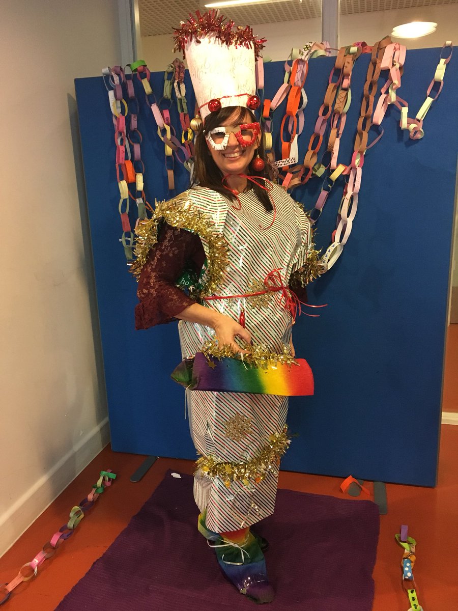 ArkGlobeAcademy's tweet image. .@ARKIsaacNewton and our #BusinessSupportTeam put together a wonderful fashion show with @ArthurBasley #teambuilding #insetday #training