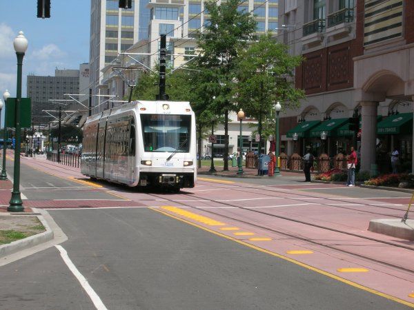 FOCUSstl's tweet photo. RT @Trailnet: Save the date! Northside-Southside open houses Jan. 16-18, 2018 https://t.co/fOKhfd0Txv https://t.co/8jKfZpJV9e