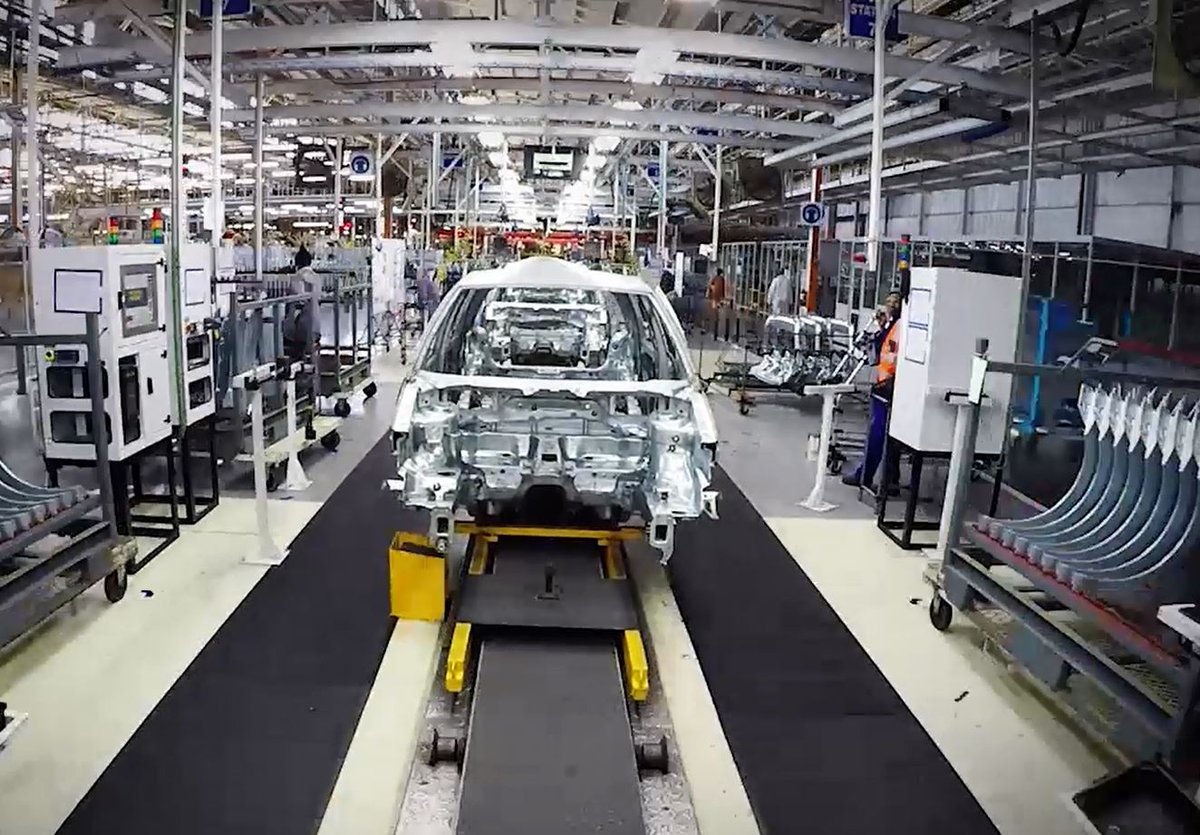 VWGAnews's tweet photo. Did you know? Our world-class Uitenhage factory complies to the uniform processes and procedures employed in all Volkswagen plants globally. This contributes to maintaining our renowned quality standards. #DYK #FactoryFacts https://t.co/9IqfMAUMxt