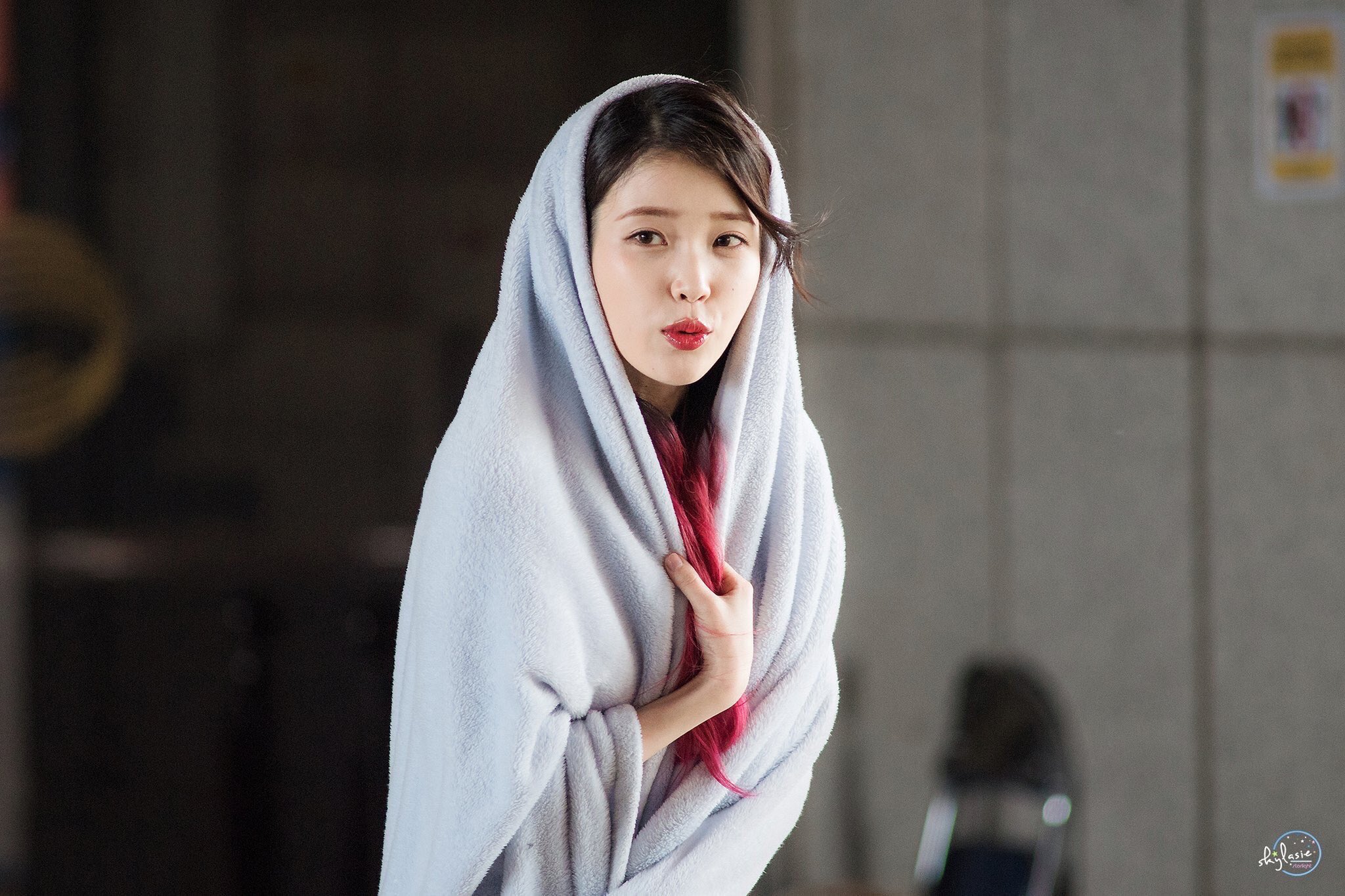 Iu 永遠の皆んなの憧れiu 細いし可愛いし綺麗だし歌上手いし大好きな歌手 全部良曲 すぎてこれというのが無いけど 小言とか歌詞が素敵 韓ドラおばけすぎてドリームハイのiu超思い出すんだけどあれ最高だよね スンシンちゃんも好き Iuの出た