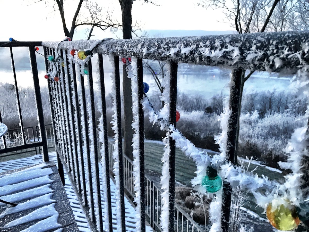 KathyLawler's tweet photo. So cold and yet so beautiful❄️ #cincyskies https://t.co/WO2beZMqVC