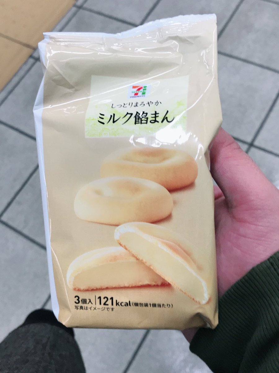 Kai در توییتر 通りもんによく似てると噂のセブンイレブンのミルク餡まん 大阪では全然みないのに小倉駅には大量にあった 類似系のなかではかなり近いと思う 通りもん 博多通りもん