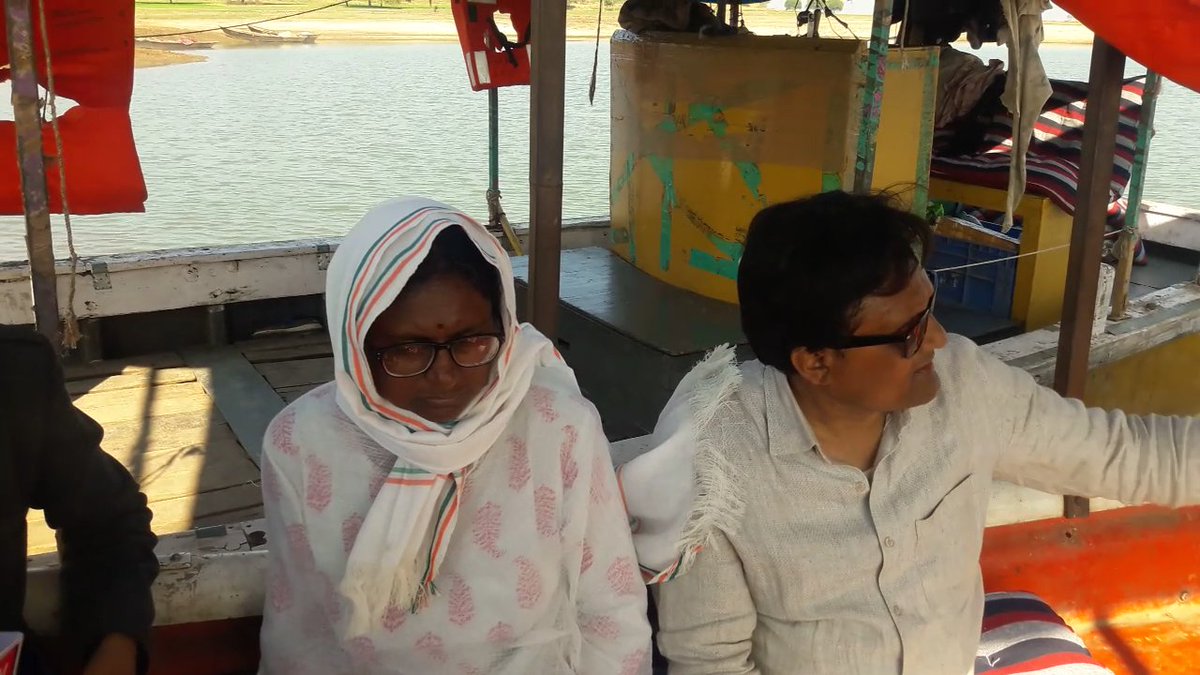 Dksagar16's tweet photo. आज कांग्रेस की स्वाभिमान यात्रा 5 किमी गांधीसागर में पानी के रास्ते से गुजरी मिनाक्षी नटराजन कर रही है मप्र में यात्रा https://t.co/5VRwvHl44f