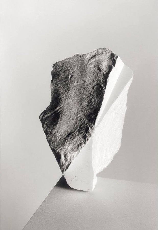 '..a moving meditation on memory and the relationship between photography and writing.' Thanks <a href="/sarahecascone/">Sarah Cascone</a> <a href="/artnet/">Artnet</a> for putting #TheErratics in her top 15 Most Beautiful Art Books of 2017, an honorary place somewhere between Vermeer and Klimt! artnt.cm/2CKD8xs