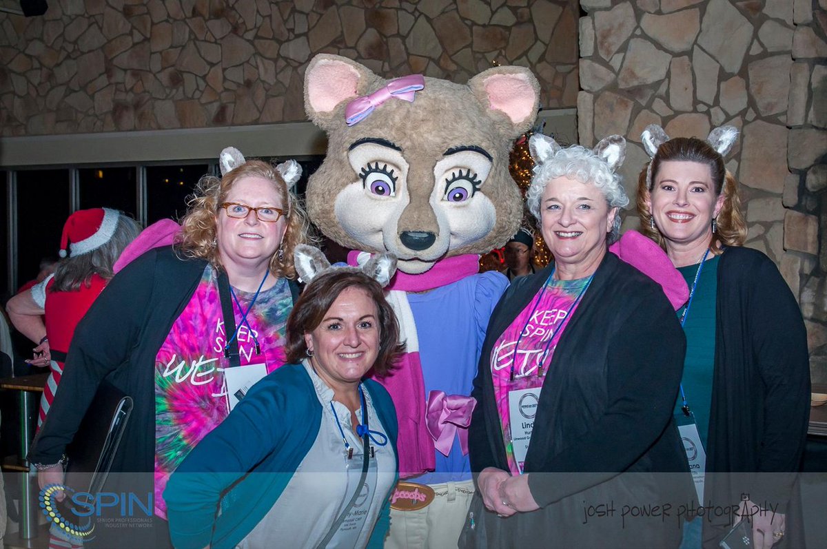 spinplanners's tweet photo. We got to pose with our favorite she-wolf at the Great Wolf Lodge! What was your favorite part of the whole experience? #SPINCon17 https://t.co/fRnC6Kp0o7